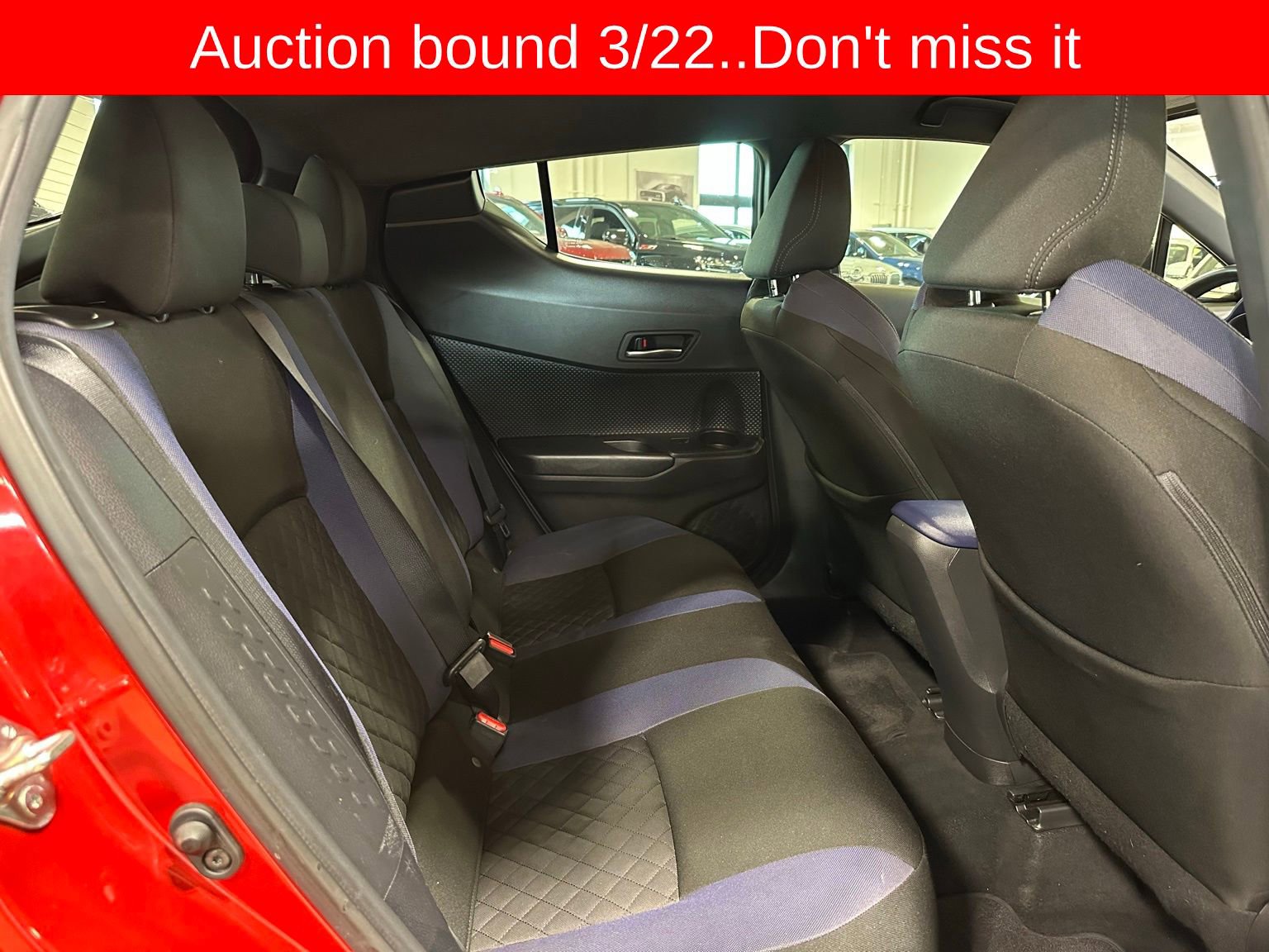 Used 2020 Toyota C-HR XLE image 32