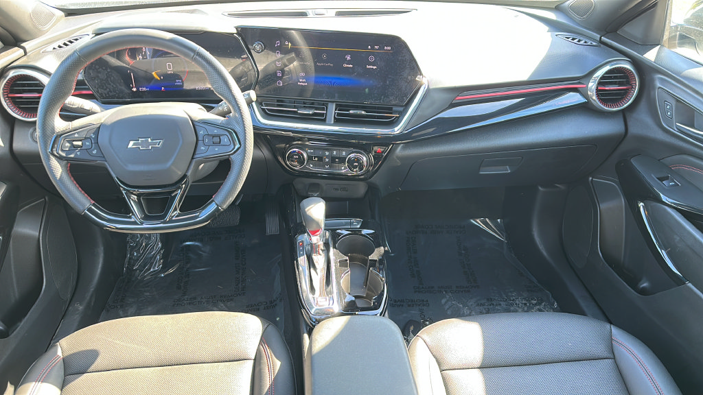 Used 2025 Chevrolet Trax RS w/ Driver Confidence Package FWD image 25