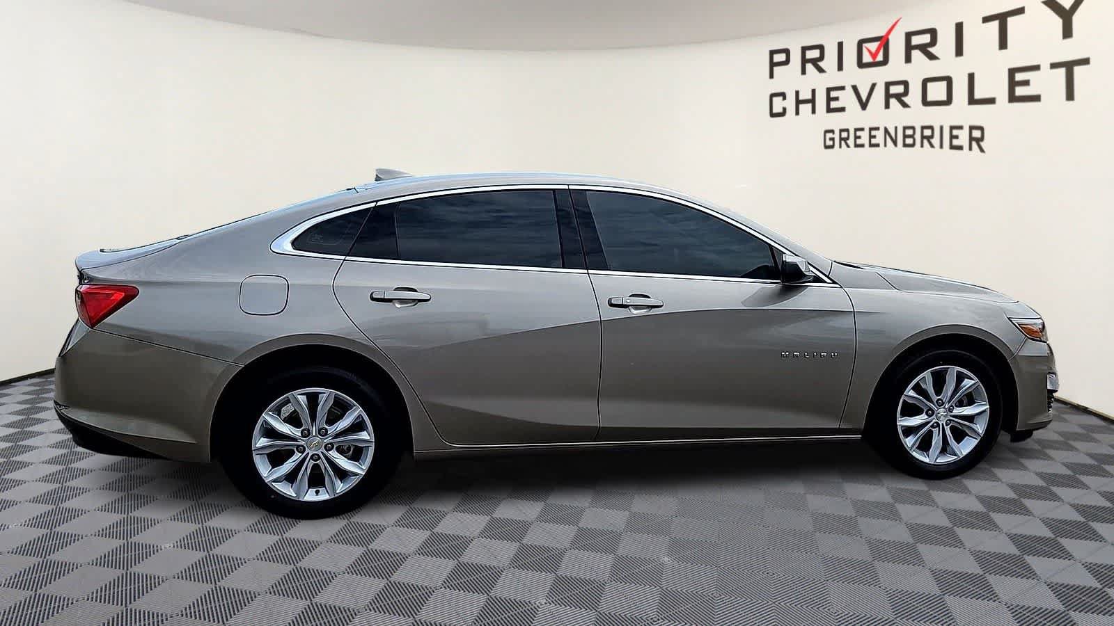 Used 2023 Chevrolet Malibu LT w/ Driver Confidence Package FWD image 9