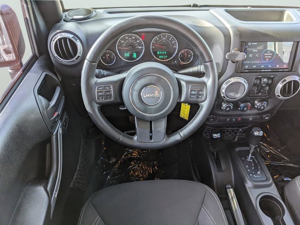 Used 2016 Jeep Wrangler Unlimited Rubicon w/ Connectivity Group AWD/4WD image 12