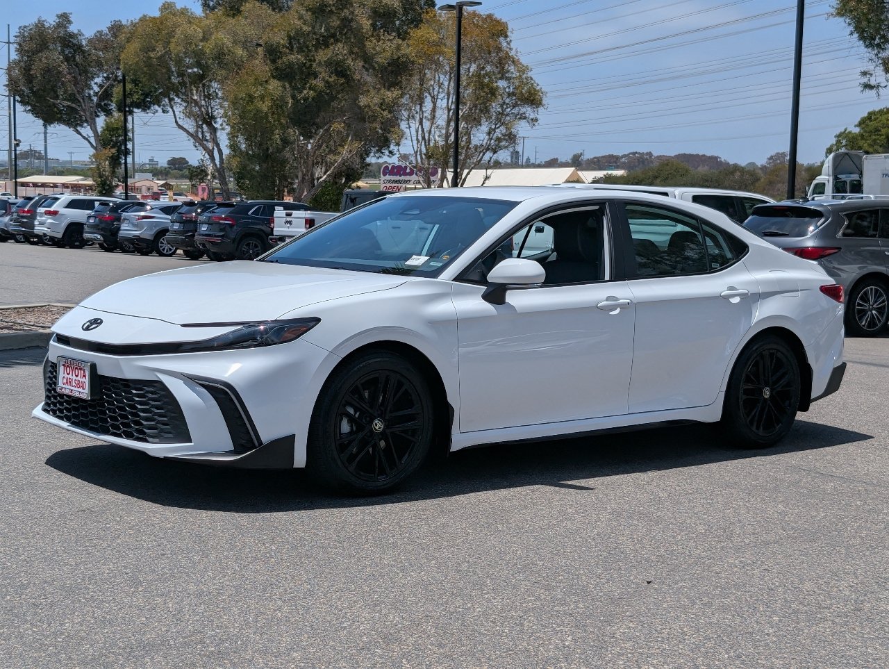 Used 2025 Toyota Camry SE w/ Convenience Package FWD image 11