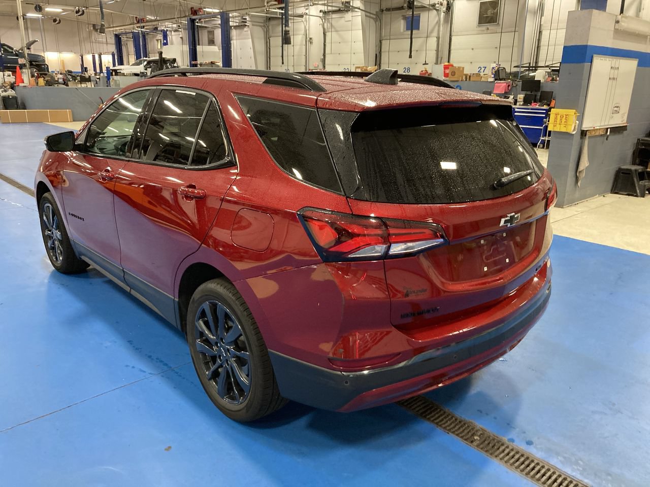 Used 2022 Chevrolet Equinox RS w/ Infotainment Package AWD/4WD image 5