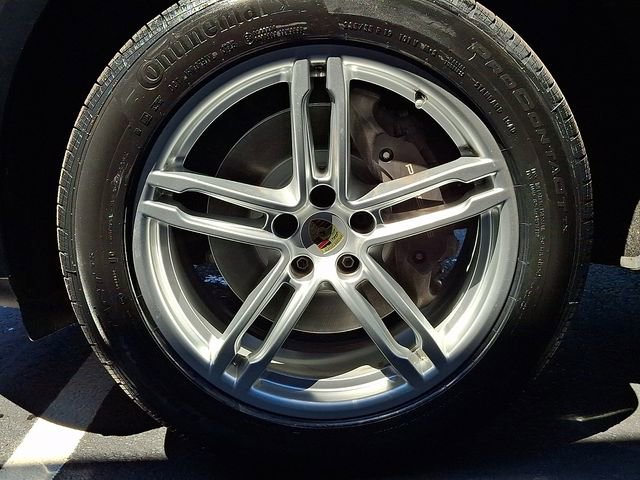 Certified 2023 Porsche Macan Turbo AWD/4WD image 15