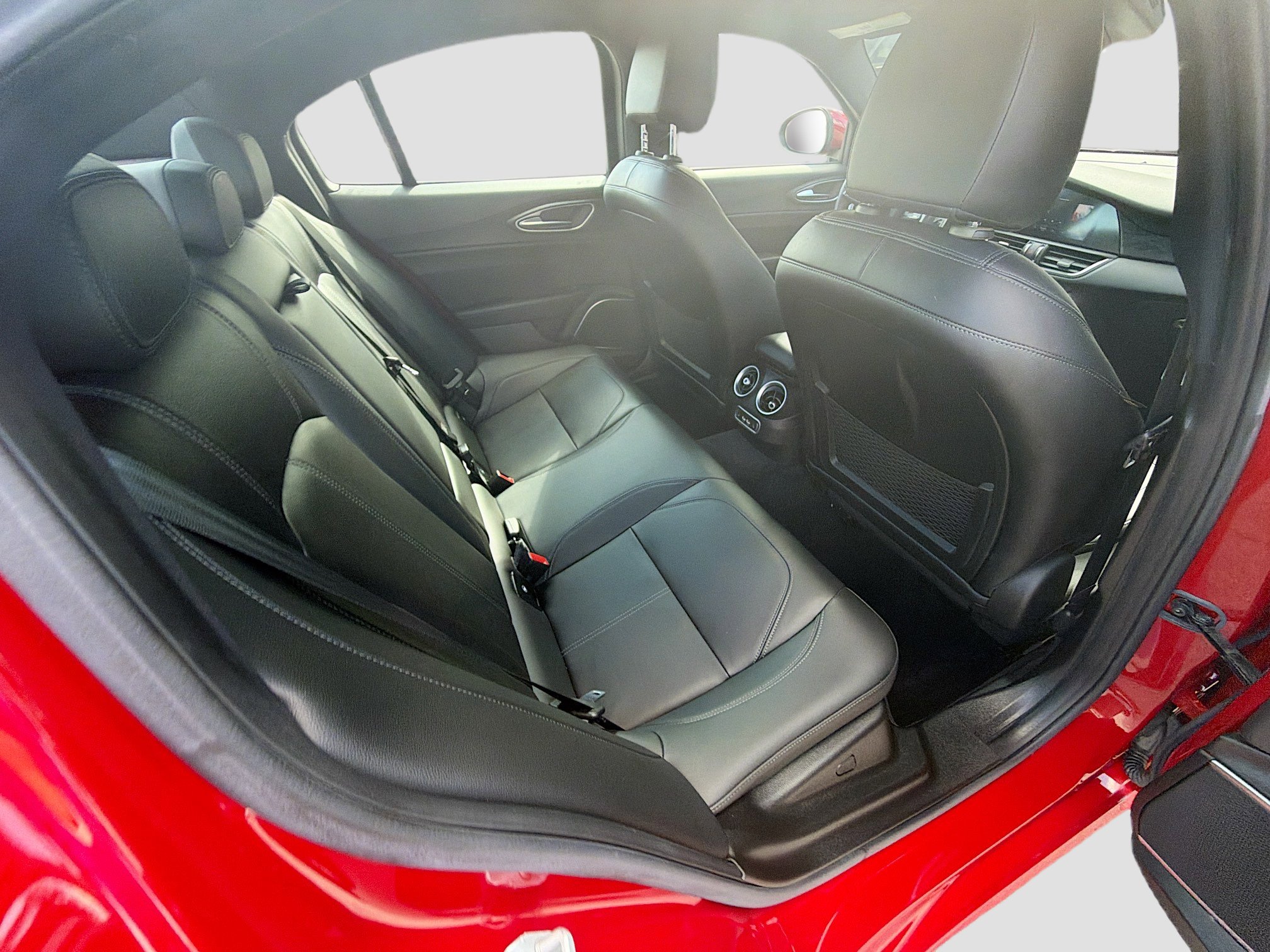 Used 2023 Alfa Romeo Giulia Sprint image 28