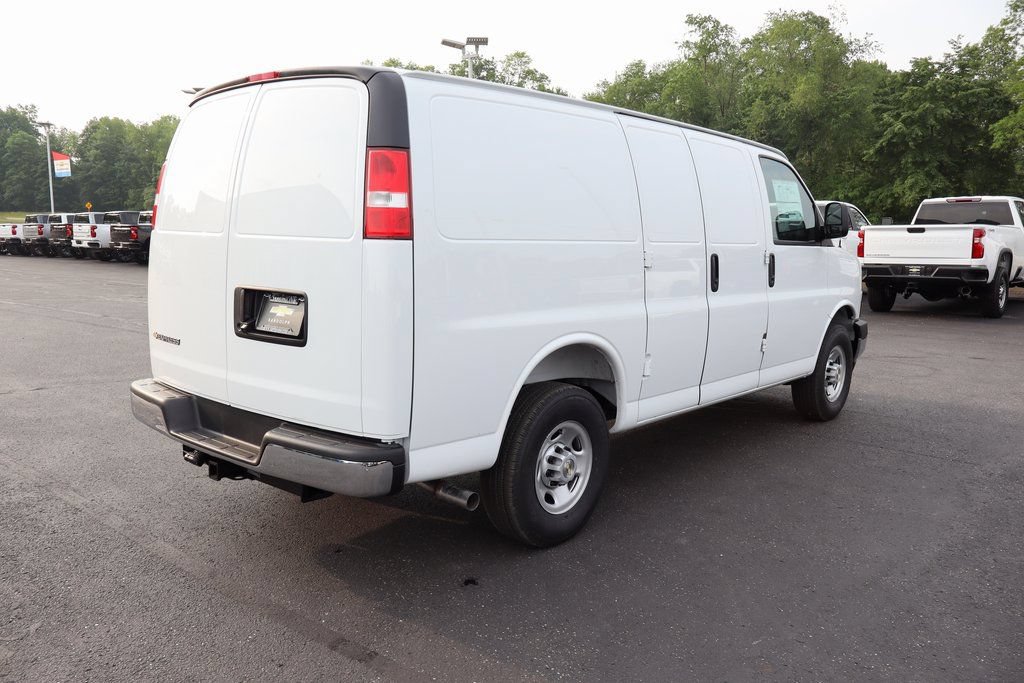 New 2025 Chevrolet Express 2500 w/ Driver Convenience Package RWD image 23