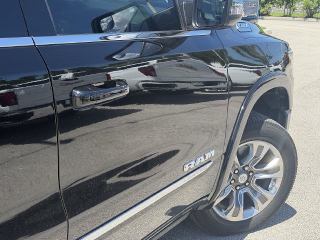 Used 2023 RAM 1500 Limited w/ Body Color Bumper Group AWD/4WD image 9