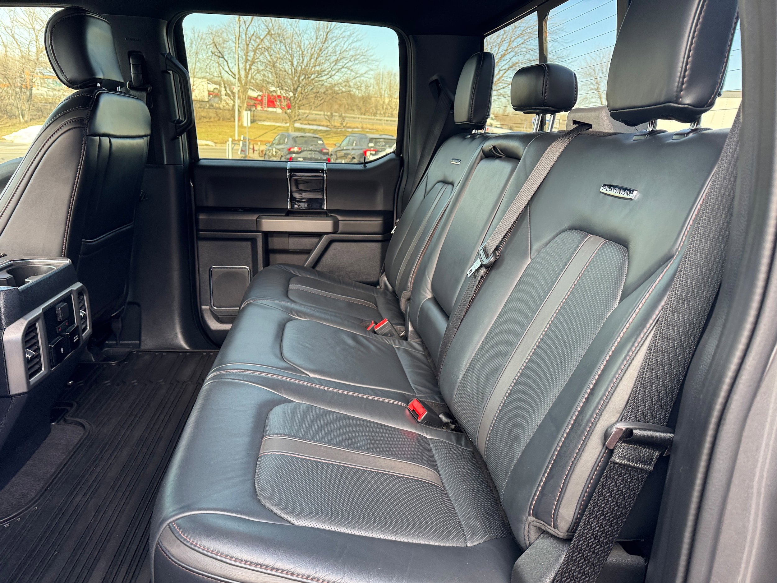 Used 2022 Ford F350 Platinum w/ FX4 Off-Road Package AWD/4WD image 8