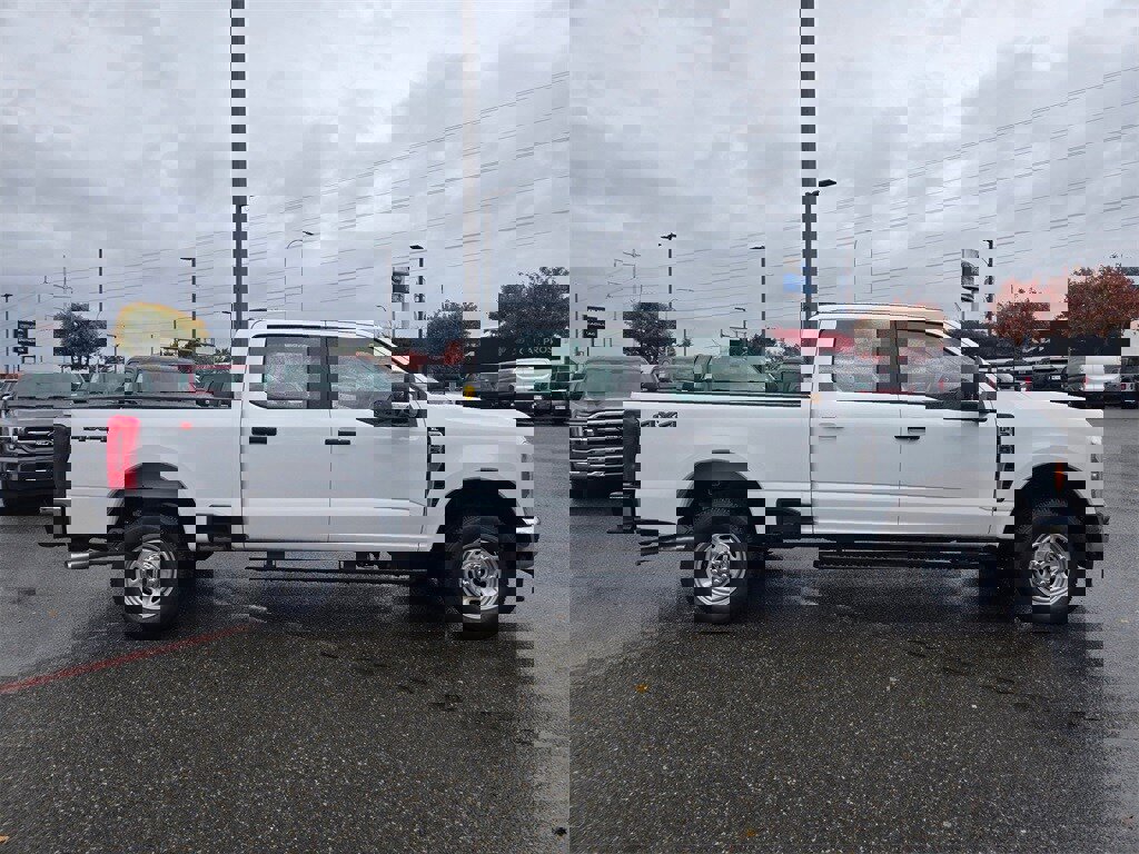 New 2026 Ford F250 XL w/ XL Chrome Package image 4