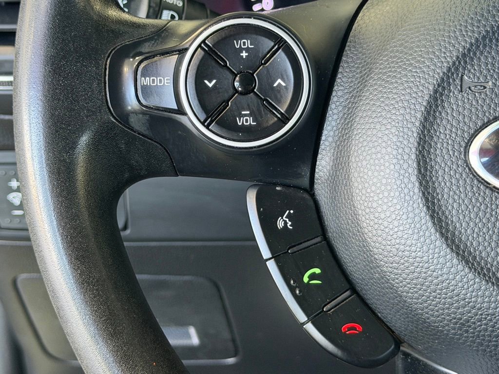 Used 2019 Kia Soul + FWD image 23