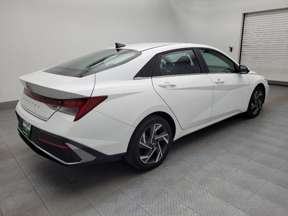 Used 2025 Hyundai Elantra SEL image 10