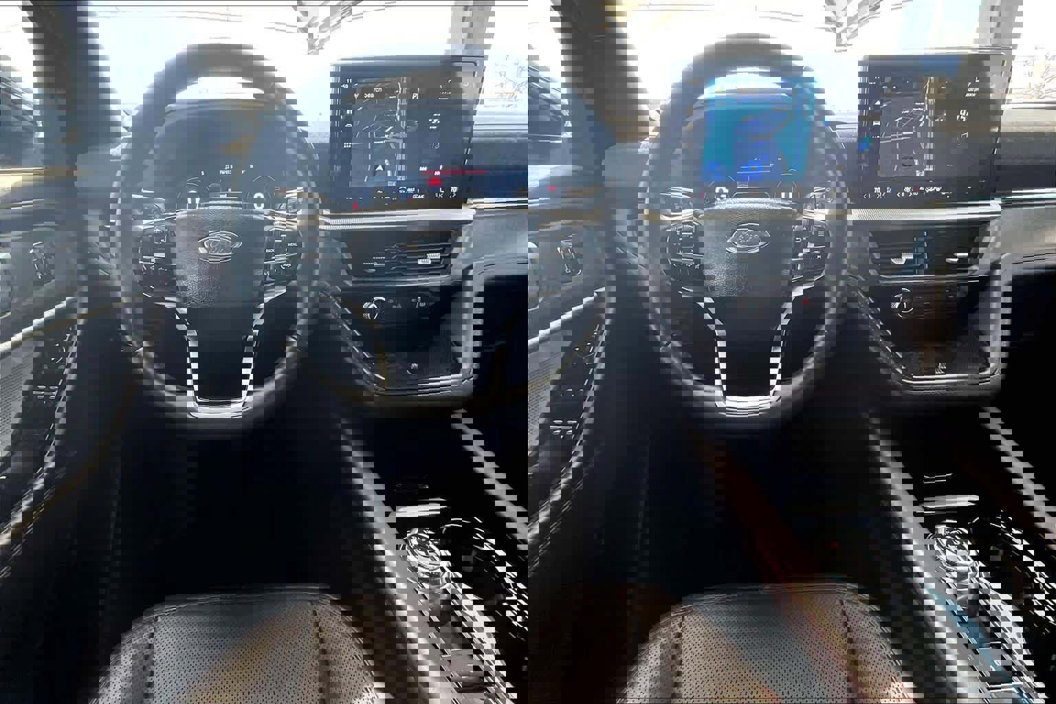 Used 2025 Ford Explorer Platinum w/ LUX Leather Package image 6