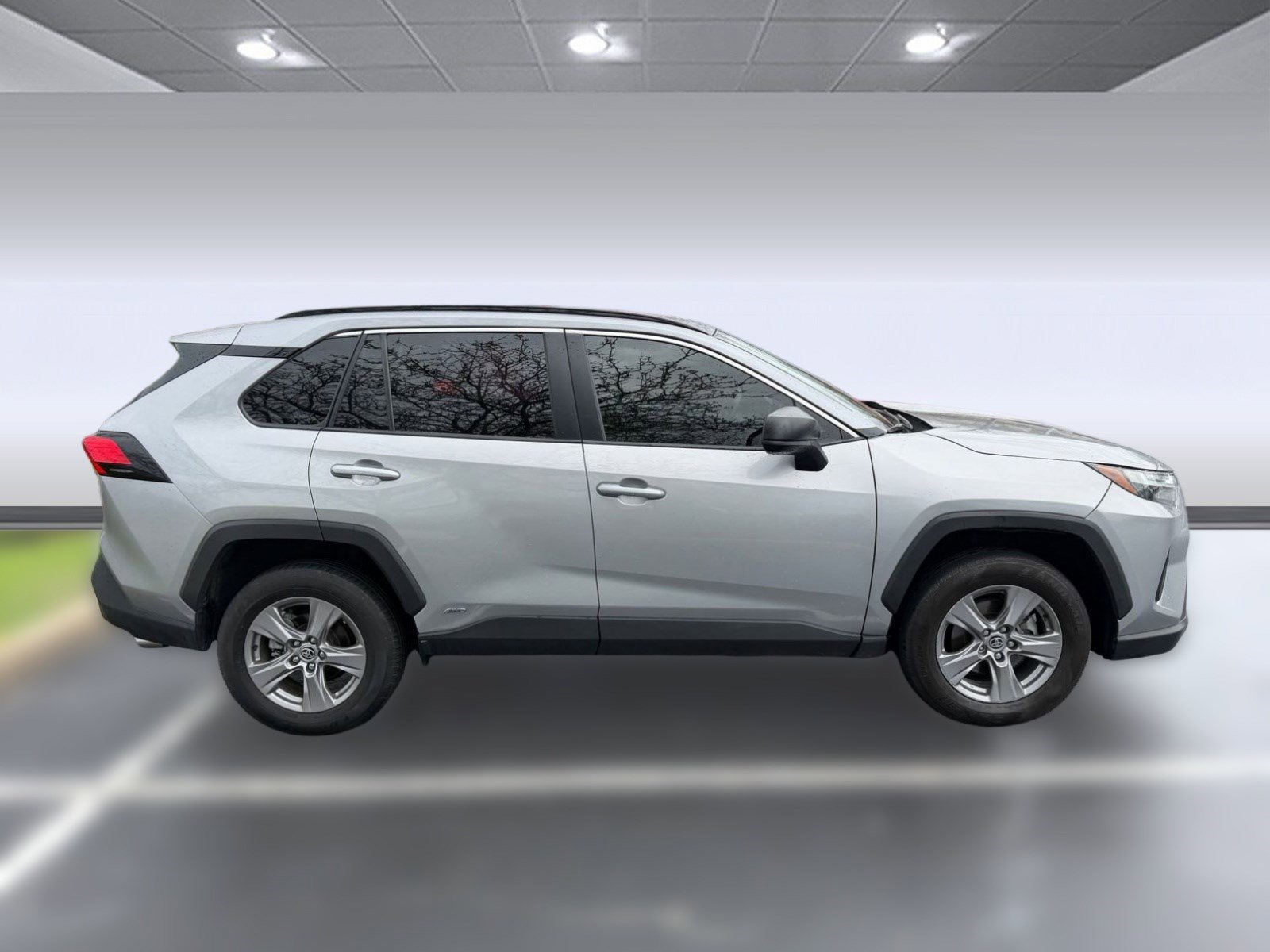 Used 2023 Toyota RAV4 LE image 5