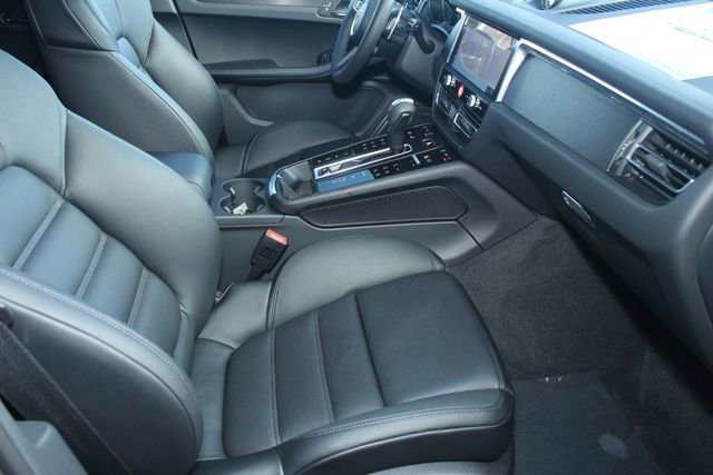 New 2026 Porsche Macan GTS image 25