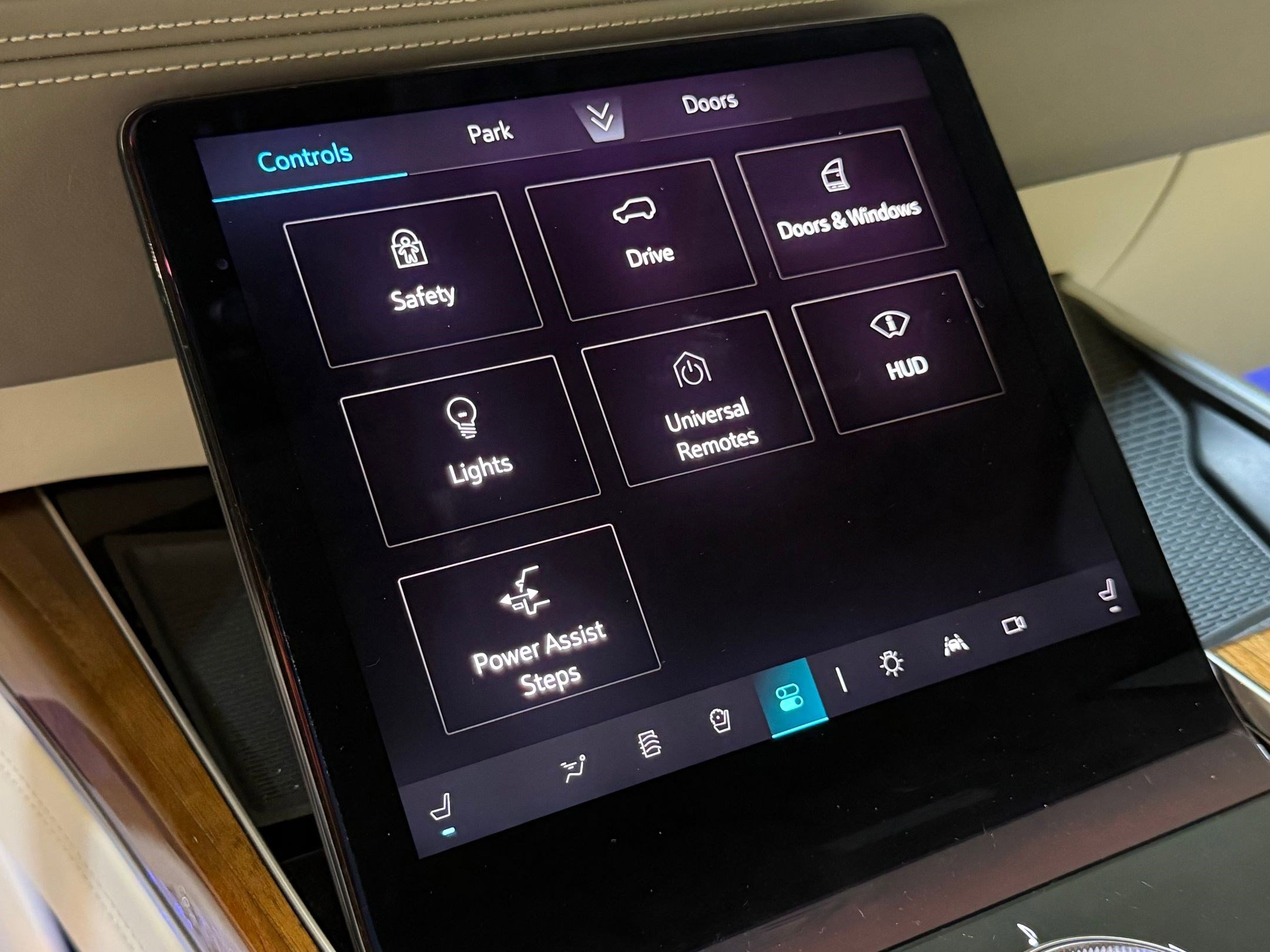 Certified 2025 Cadillac Escalade Sport Platinum image 39