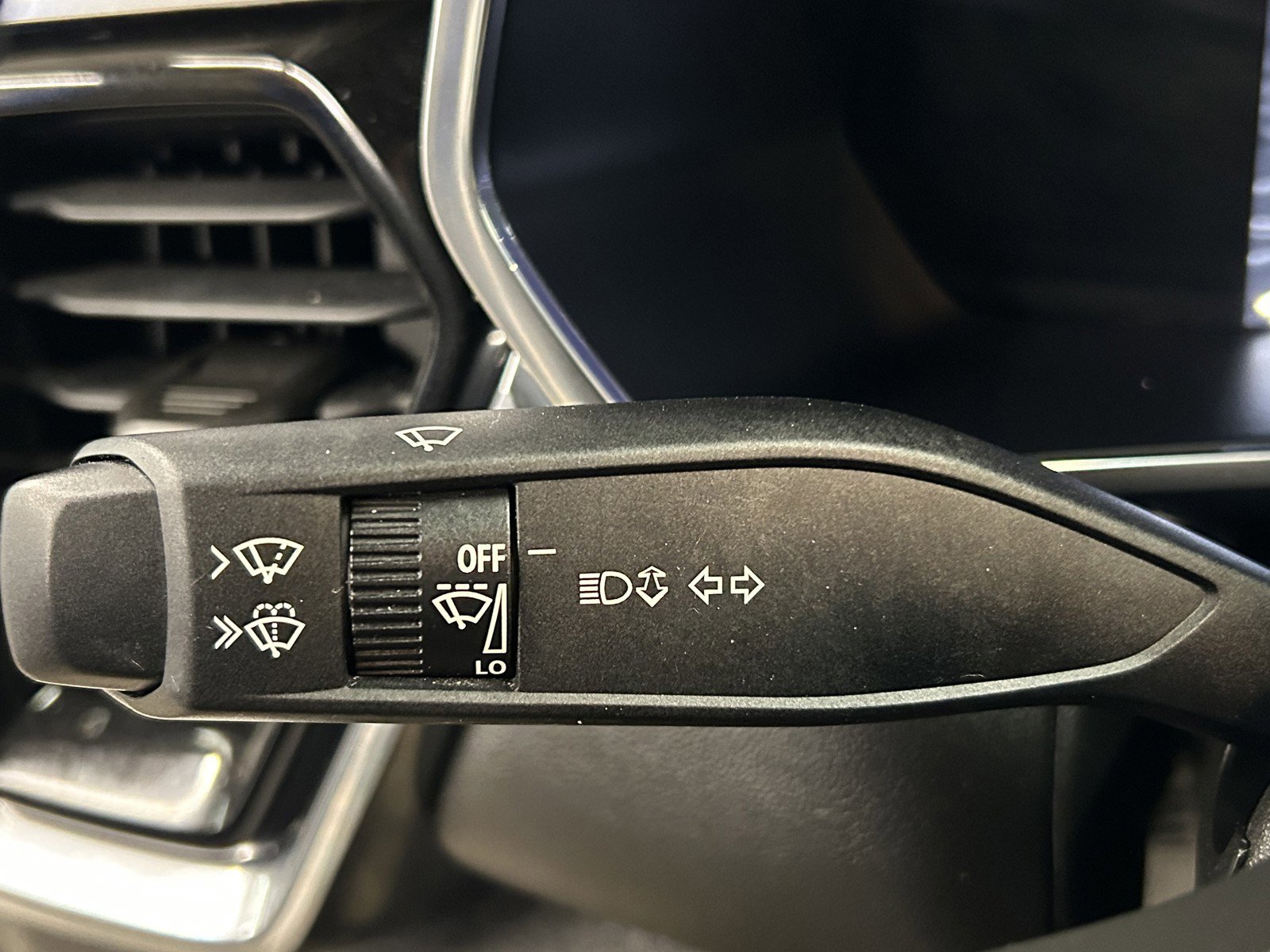 Used 2023 GMC Canyon Elevation w/ Convenience Package image 25