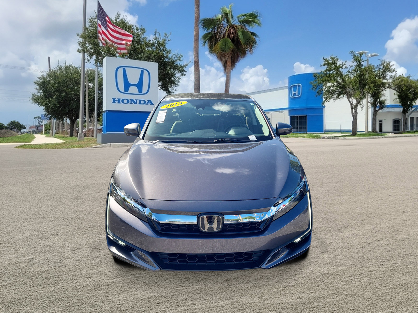 Used 2018 Honda Clarity Touring image 2