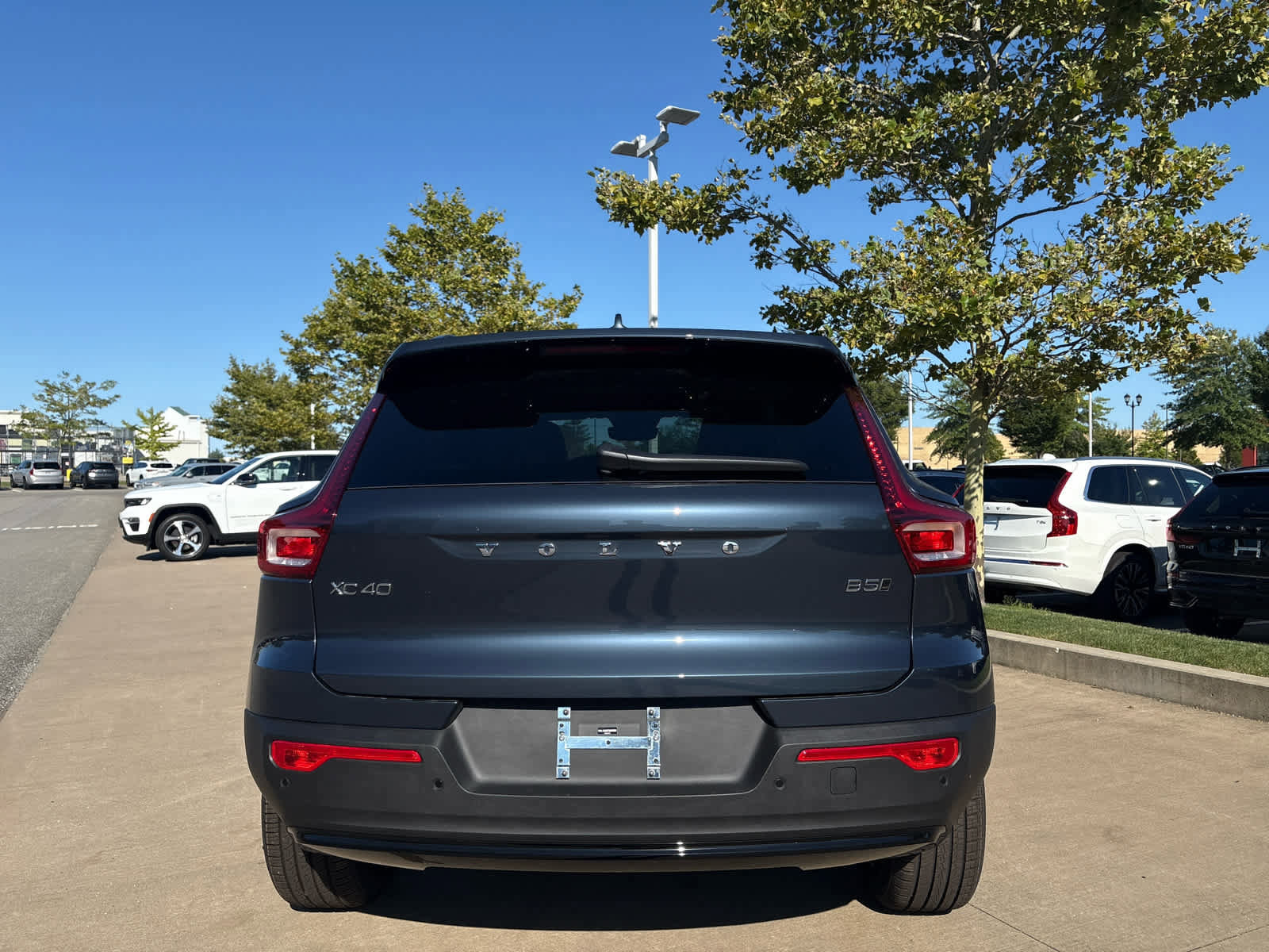 New 2026 Volvo XC40 B5 Ultra w/ Protection Package Premier image 8