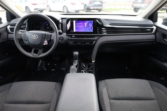 Used 2025 Toyota Camry LE image 14