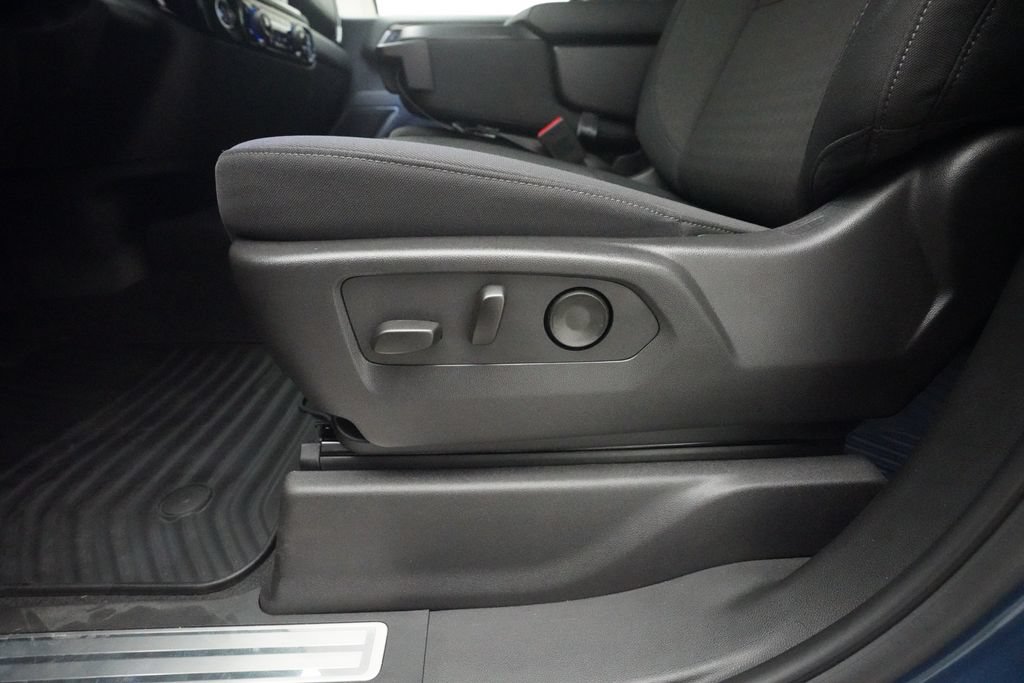 Used 2024 Chevrolet Silverado 1500 LT AWD/4WD image 32