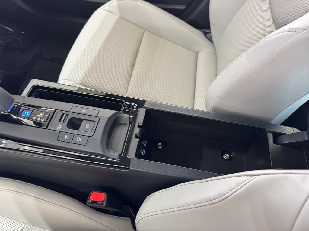 Certified 2024 Toyota Prius XLE AWD/4WD image 28