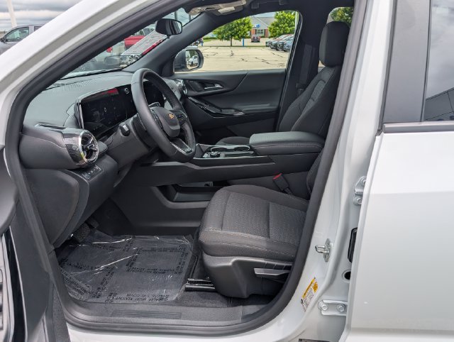 Used 2026 Chevrolet Equinox LT AWD/4WD image 10
