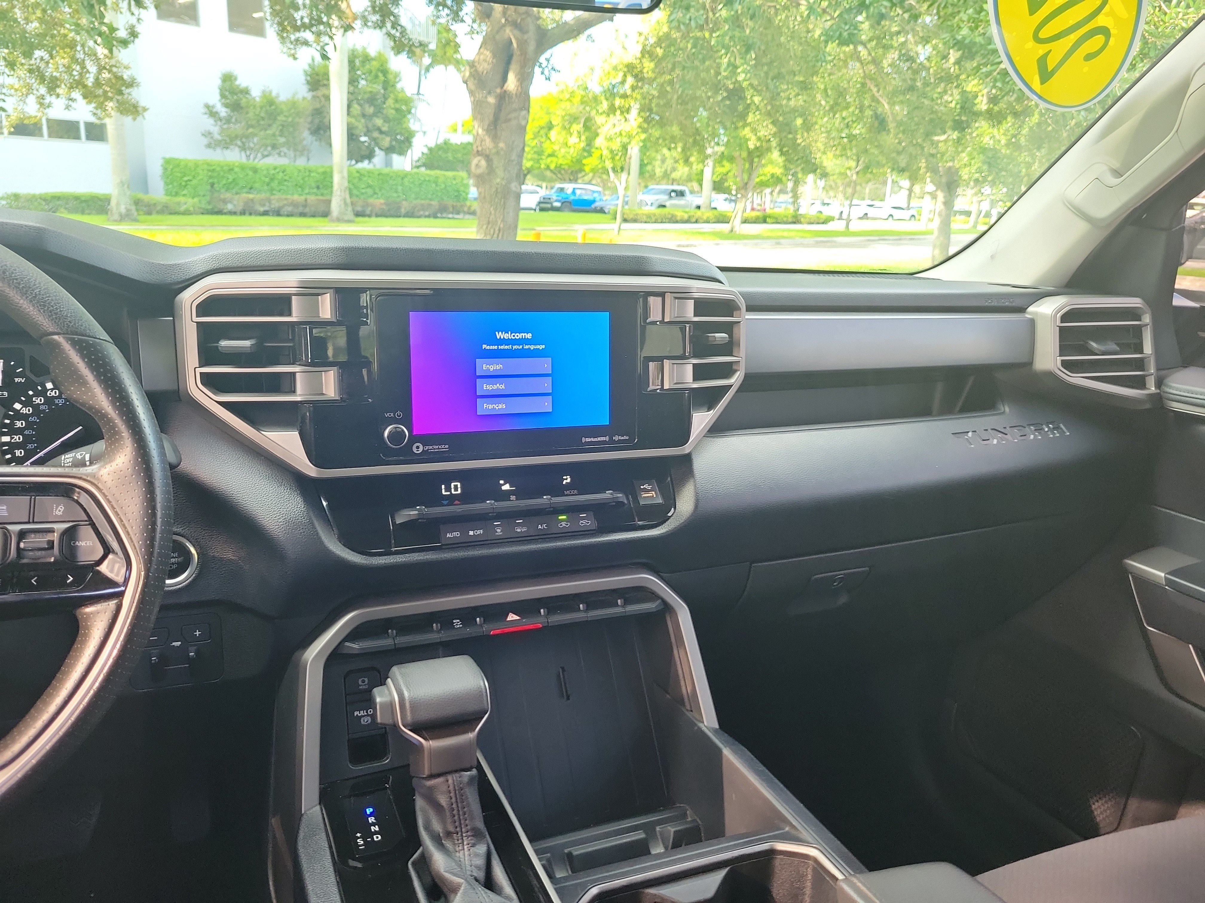 Used 2022 Toyota Tundra SR5 w/ SR5 Convenience Package AWD/4WD image 18