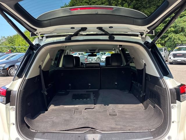 Used 2022 Nissan Pathfinder SL w/ SL Black Package AWD/4WD image 18