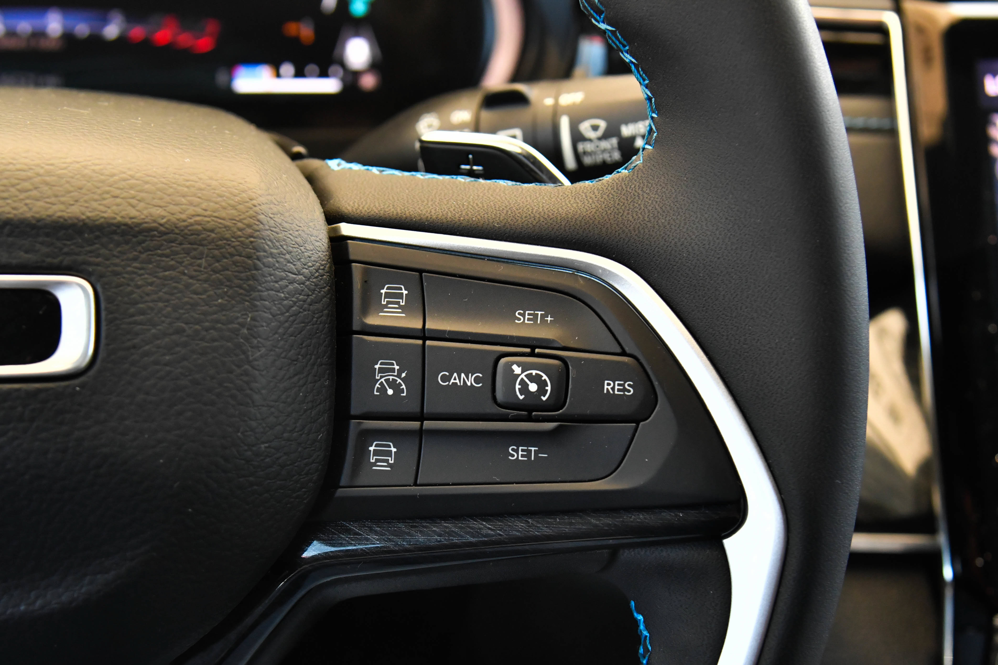 Used 2023 Jeep Grand Cherokee Trailhawk w/ Advanced Protech Group II AWD/4WD image 40