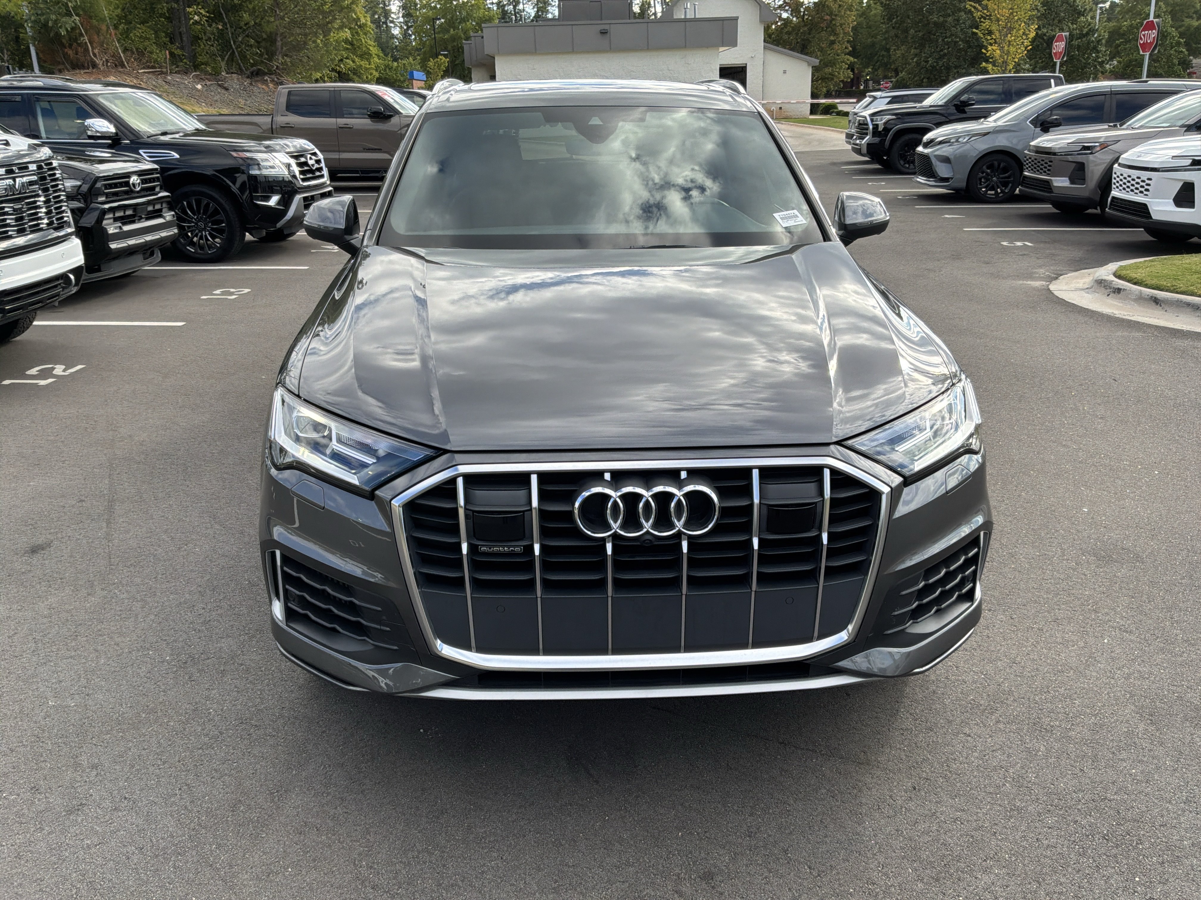 Used 2022 Audi Q7 3.0T Premium Plus w/ Premium Plus Package AWD/4WD image 3