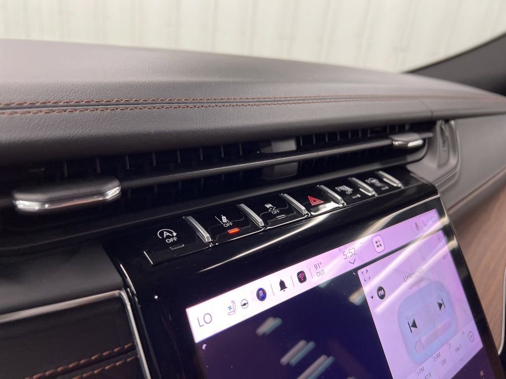 Used 2025 Jeep Grand Cherokee L Summit image 24