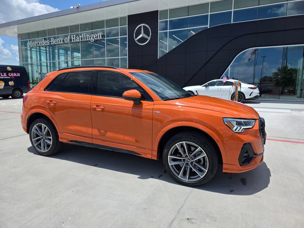 Used 2024 Audi Q3 2.0T Premium Plus w/ Premium Plus Package AWD/4WD video 1