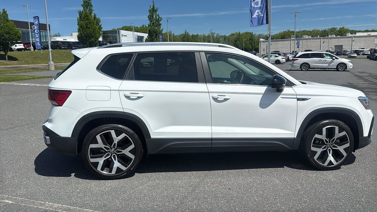 Used 2023 Volkswagen Taos SEL AWD/4WD image 4