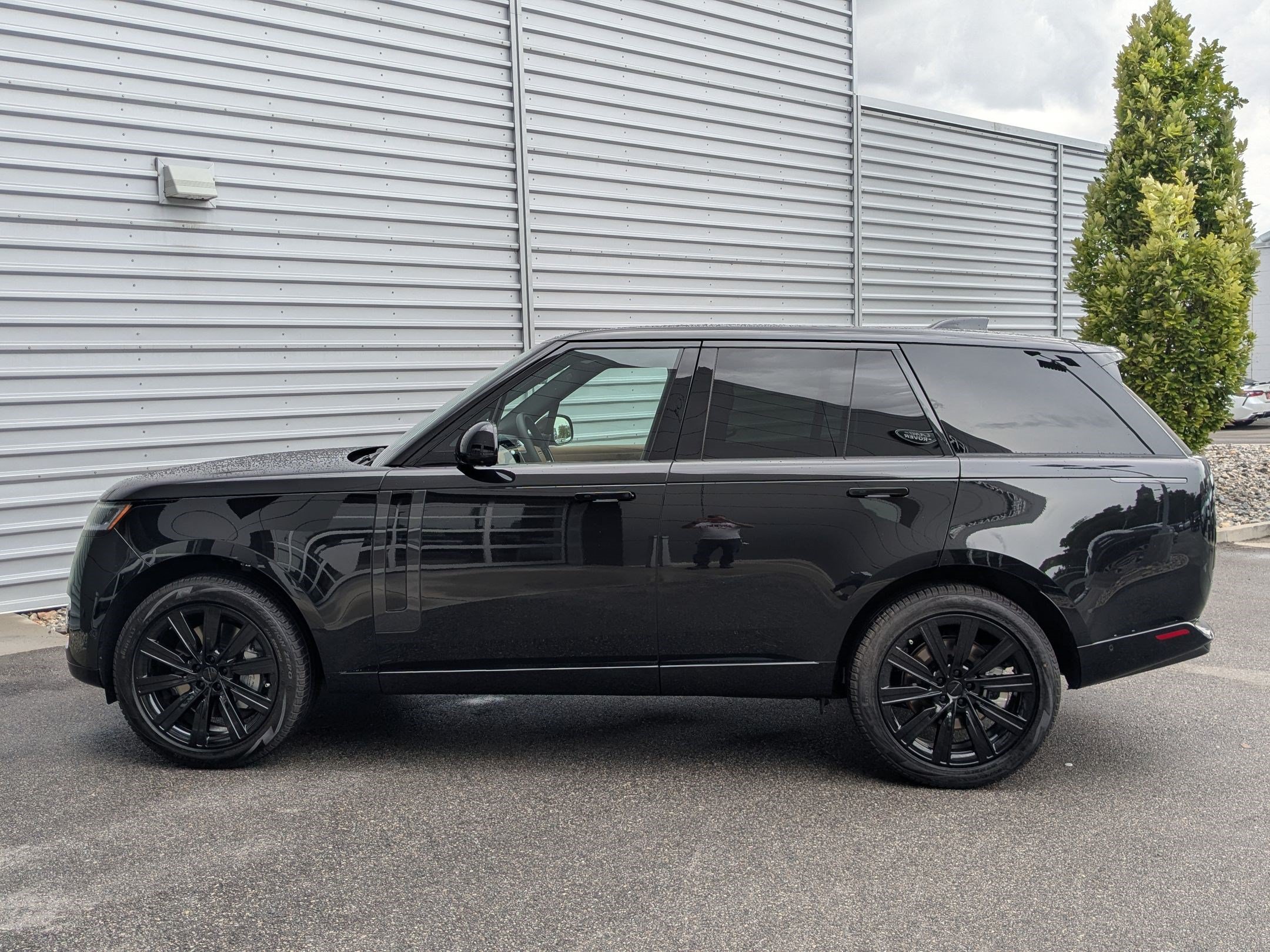 New 2026 Land Rover Range Rover SE AWD/4WD image 8