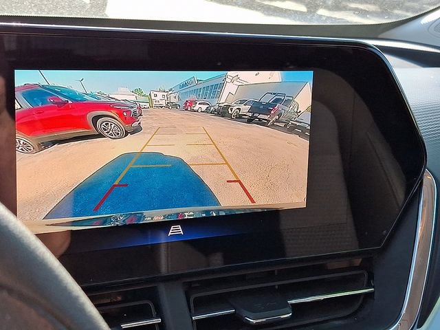 Certified 2025 Chevrolet Trax LT FWD image 18