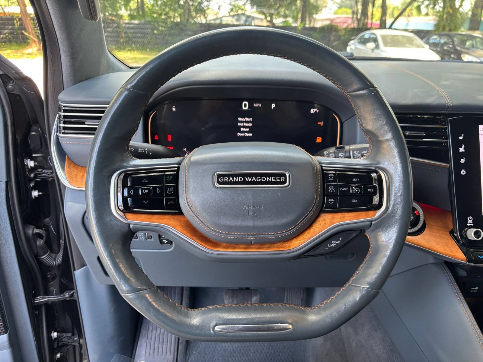 Used 2023 Jeep Grand Wagoneer Series II AWD/4WD image 31