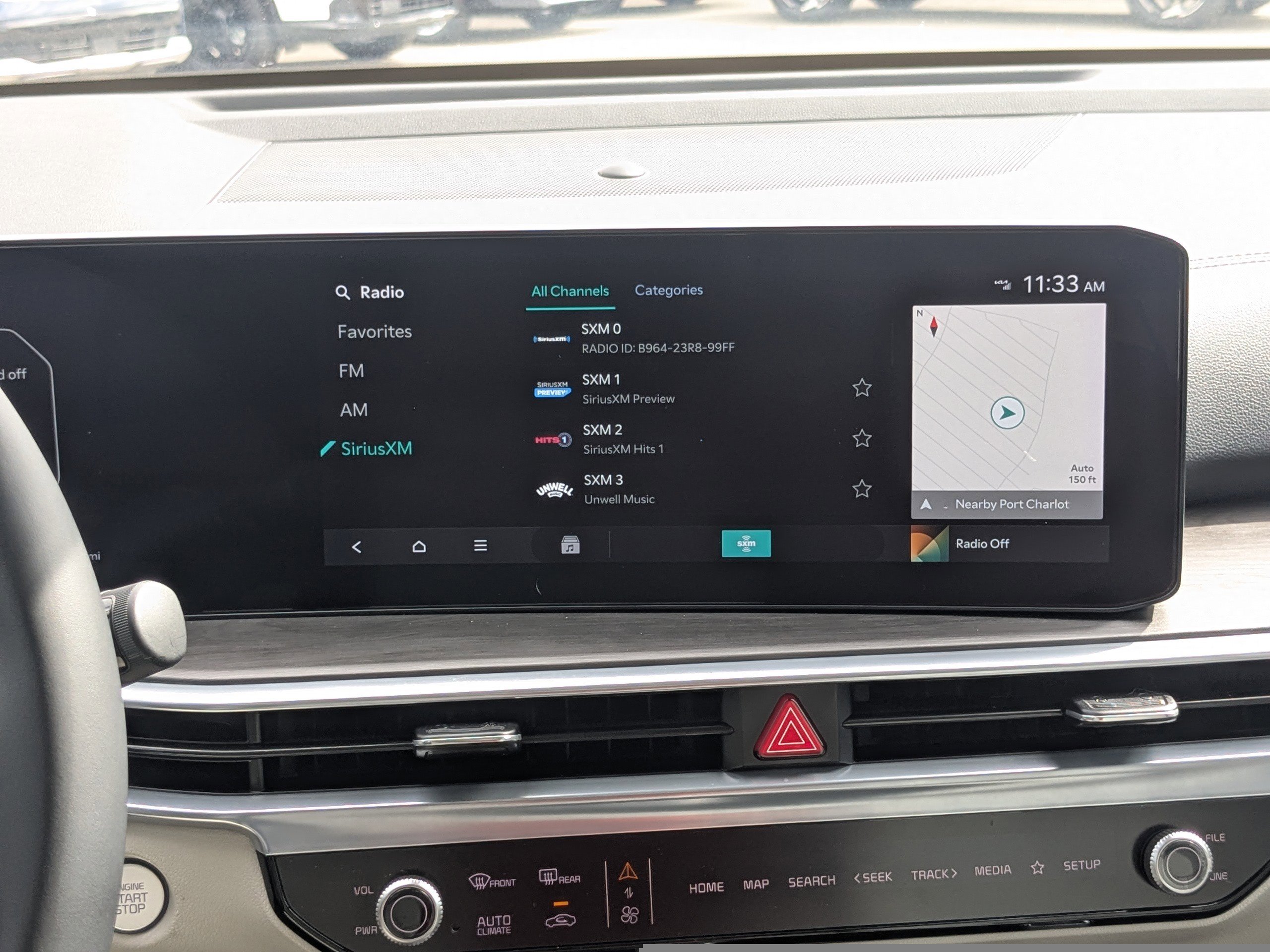 Certified 2025 Kia Sorento SX image 21