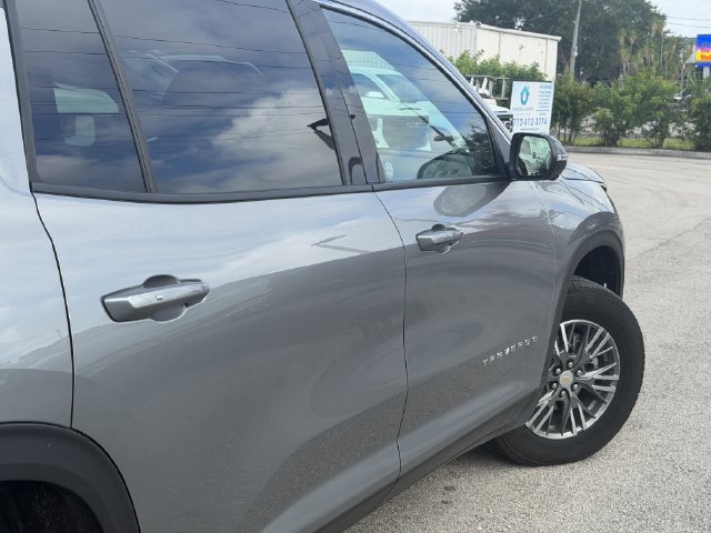 Used 2026 Chevrolet Traverse LT w/ Driver Confidence Package FWD image 9
