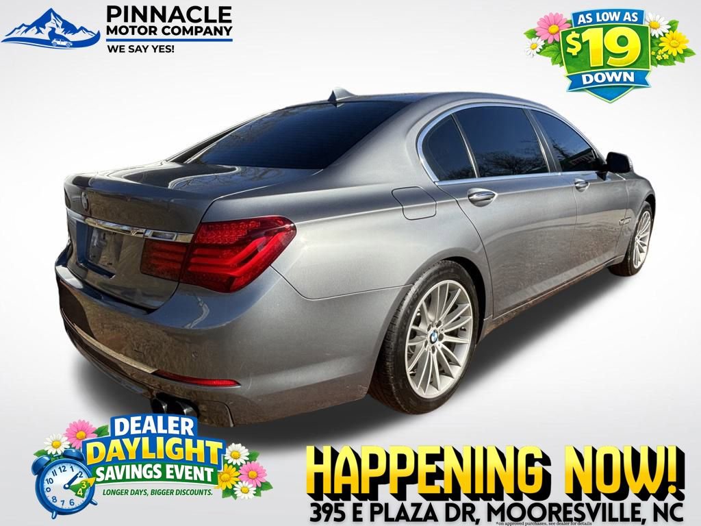 Used 2014 BMW 750Li 750Li w/ Executive Package image 3