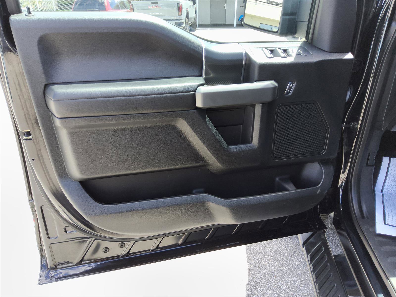 Used 2018 Ford F150 XLT w/ Equipment Group 302A Luxury RWD image 12