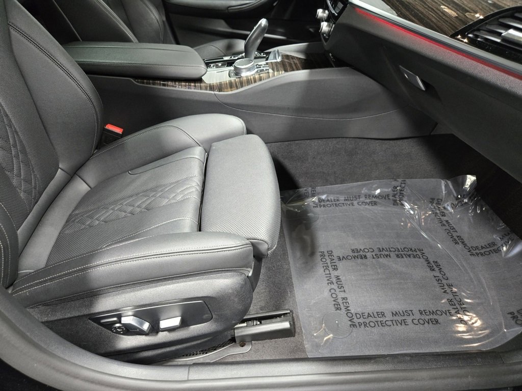 Used 2021 BMW 530e xDrive w/ M Sport Package image 53