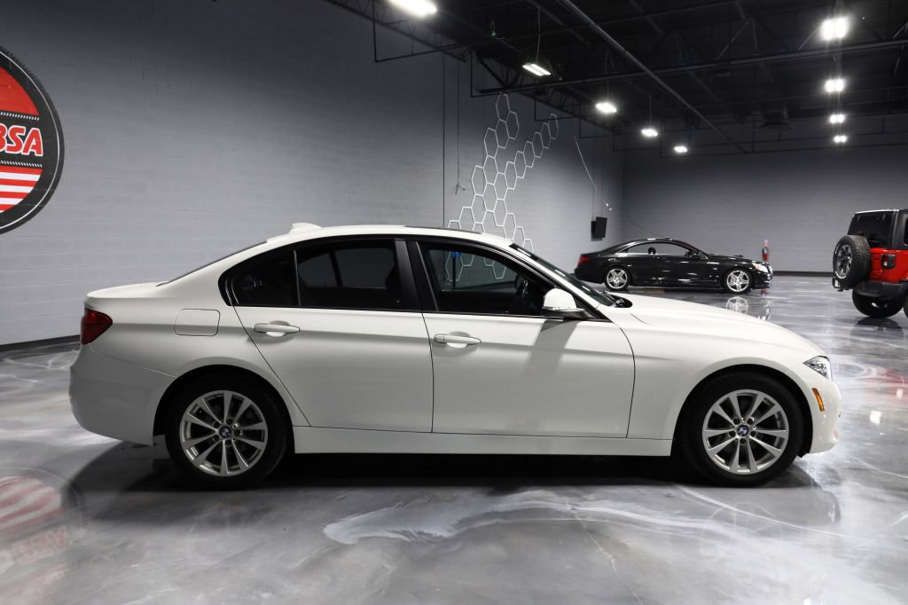 Used 2017 BMW 320i xDrive Sedan AWD/4WD image 8