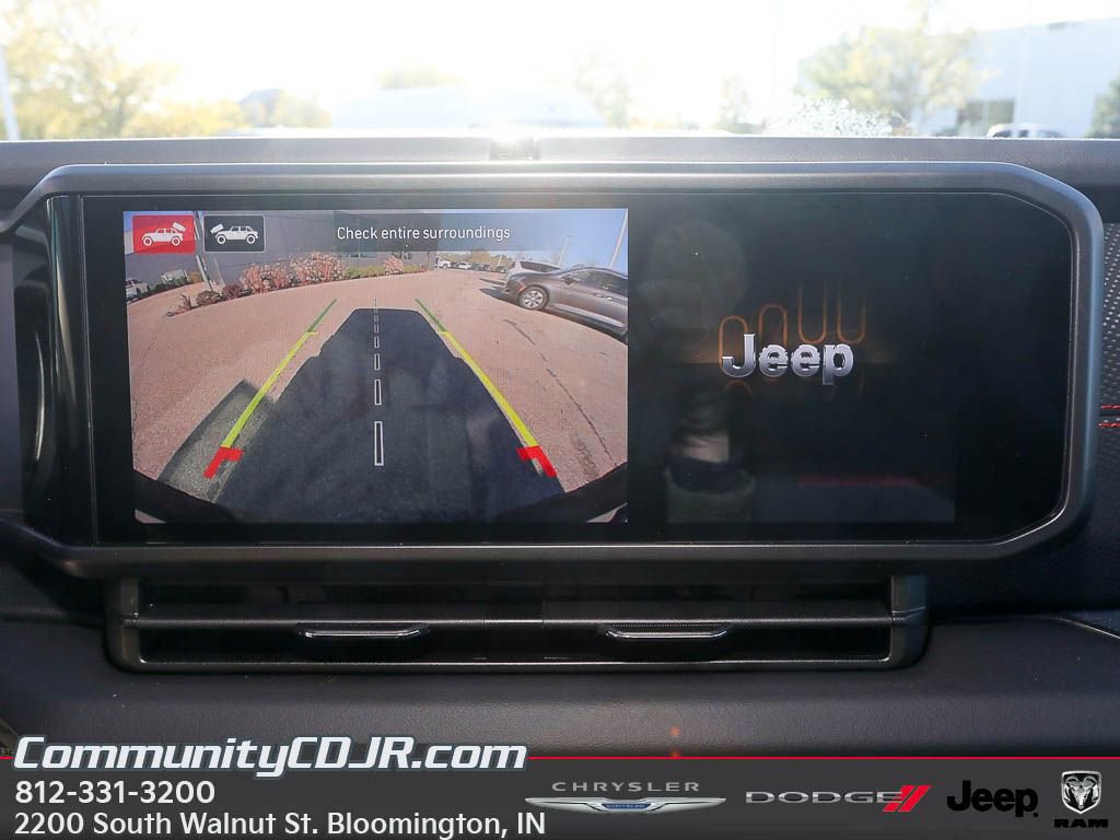 New 2026 Jeep Wrangler Unlimited Rubicon w/ Technology Group image 17