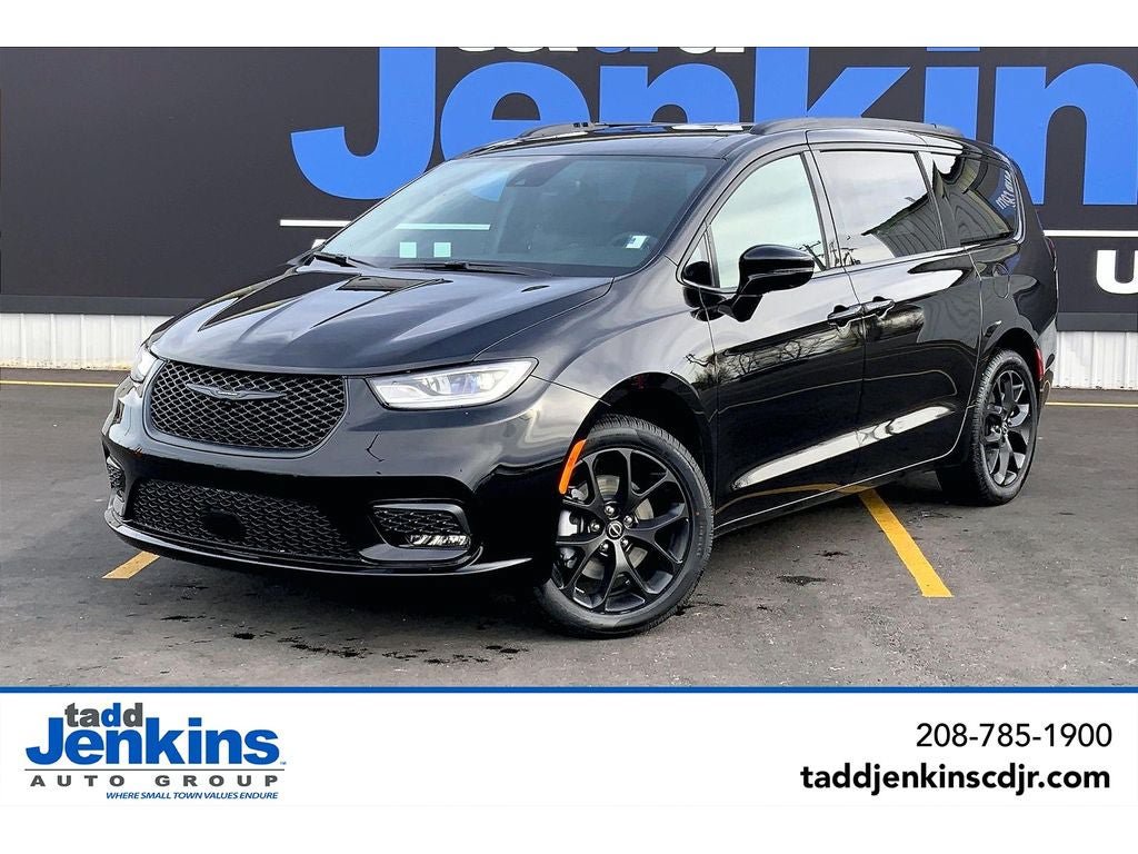 New 2026 Chrysler Pacifica Select w/ S Appearance Package
