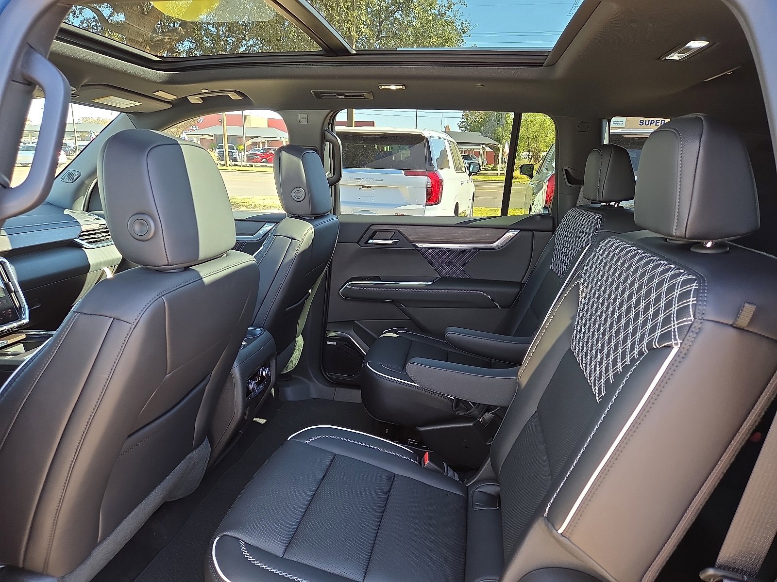 New 2026 GMC Acadia Denali w/ Super Cruise Package image 8