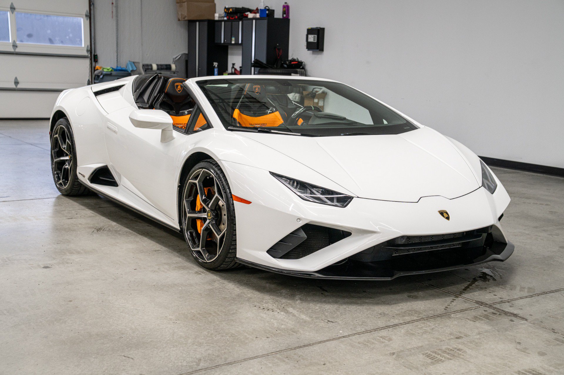 Used 2020 Lamborghini Huracan EVO RWD image 3
