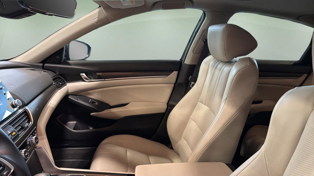 Used 2018 Honda Accord Touring image 13