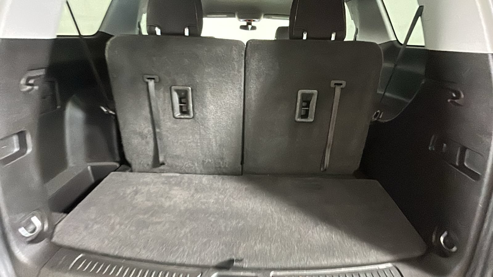 Used 2020 GMC Acadia SLE w/ Driver Convenience Package FWD image 33