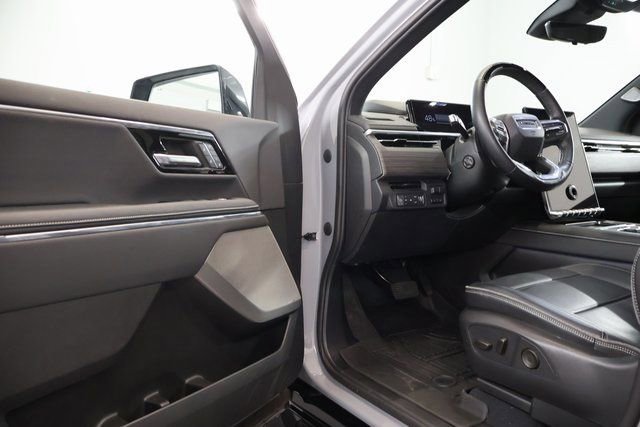 Used 2024 GMC Sierra EV Denali AWD/4WD image 9