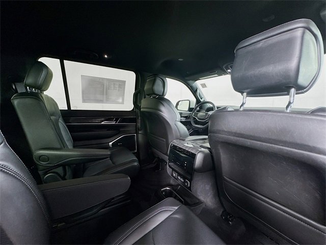 Used 2022 Jeep Wagoneer Series III w/ Flexible Seating Group image 33