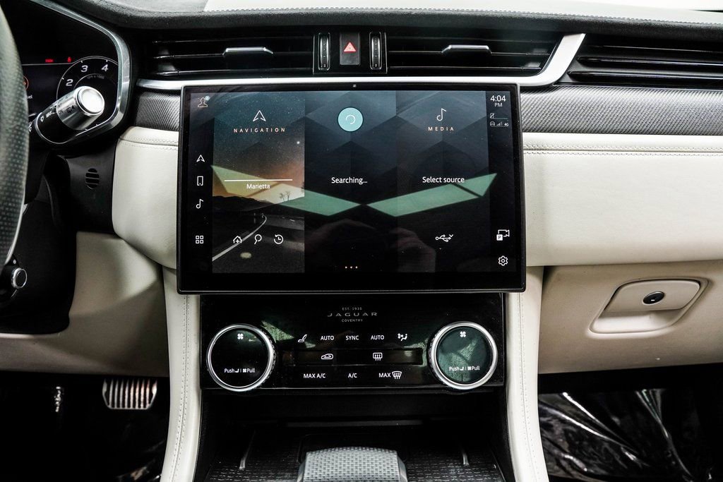 Used 2021 Jaguar F-PACE SVR image 21